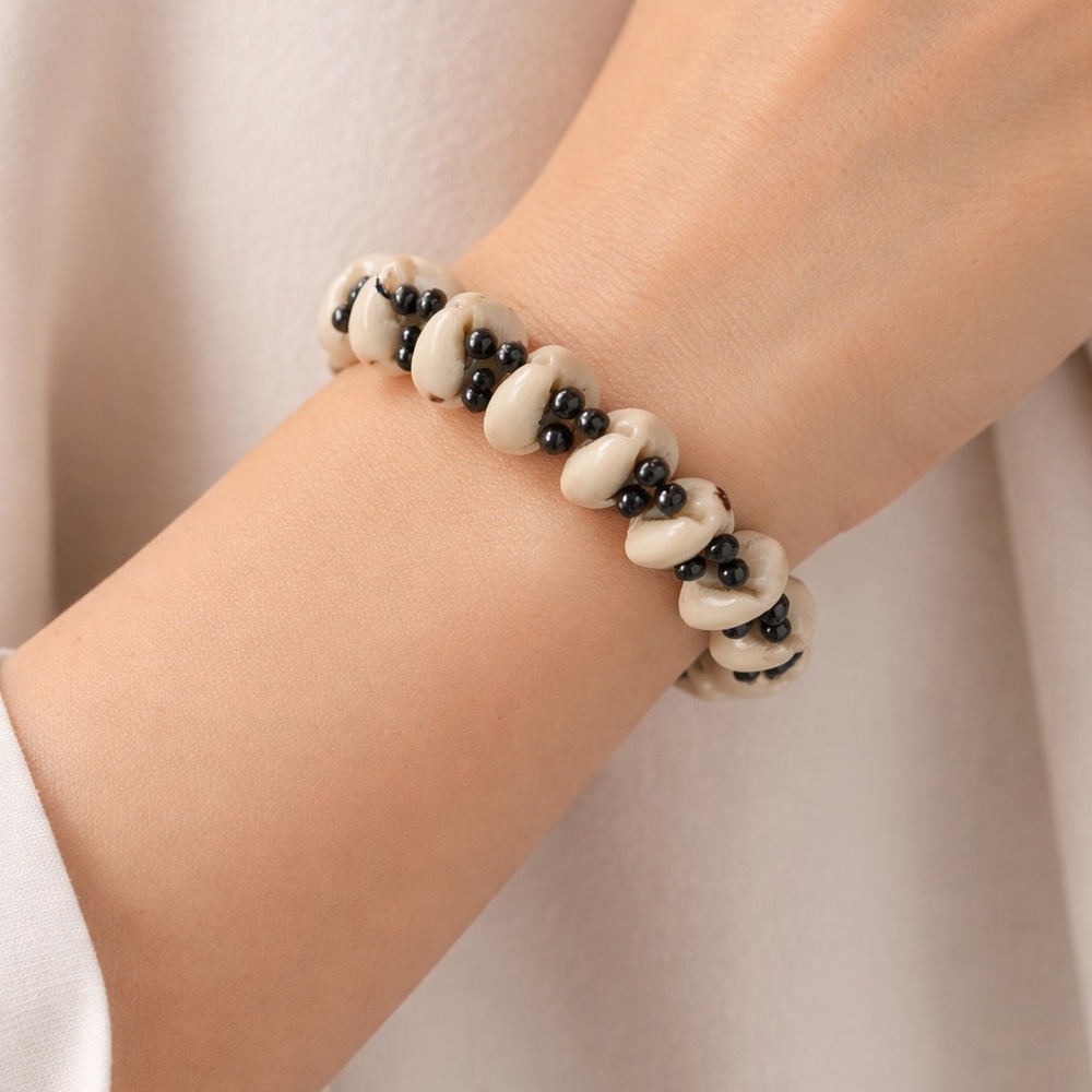 Elegant Black and Cream Beaded Bracelet